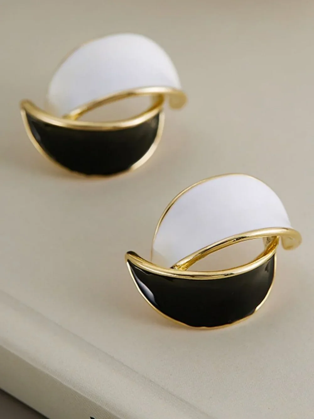 Black And White Casual Women's Color Block Stud Earrings